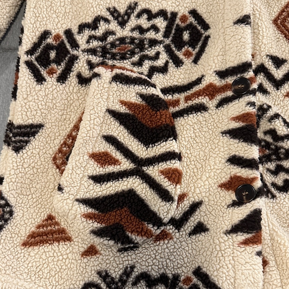 Aztec Pattern Hooded Sherpa Jacket - Picture 2 of 7